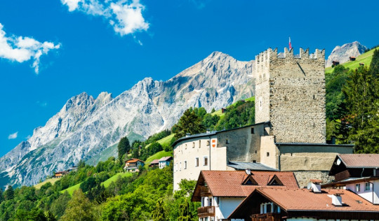 castles-to-rent-across-europe