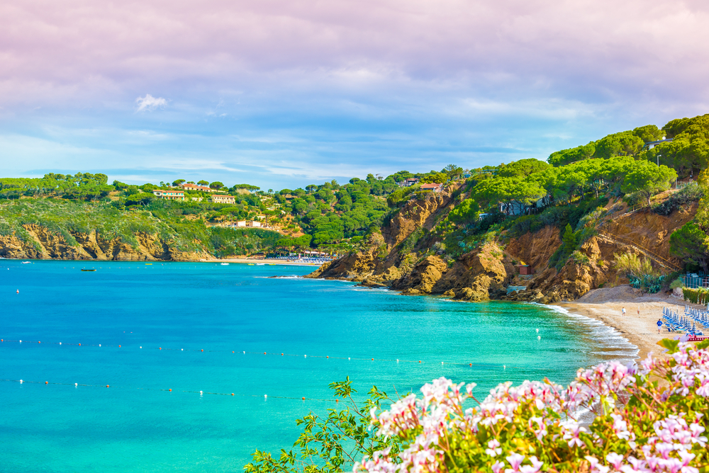 De prachtige stranden in Toscane, Italië